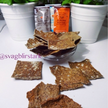 Paleo crisp bread